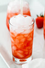 Strawberry Lime Tom Collins Strawberry Cocktails Strawberry Lime Easy Drink Recipes