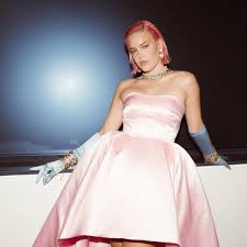 Enhorabuena ya puedes descargar la birthday anne marie mp3 en mp3xd. 490 Ideias De Anne Marie Cantores Cancoes De Aniversario Moda Kylie Jenner