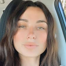 Lynne Sewell's Instagram, Twitter & Facebook