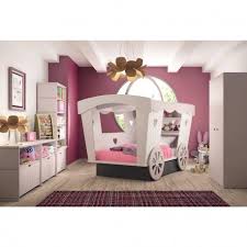 lit carrosse de princesse le reve de votre fille roulotte enfant idees de lit mobilier moss