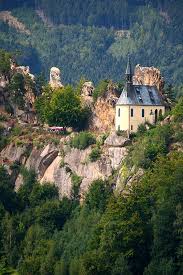 Der Ausblick Ist Bestimmt Atemberaubend Wohnideen Osteuropa Tschechien Und Burg