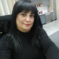 Kelly Esau's Instagram, Twitter & Facebook