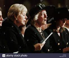 She was hanging over the bannister shouting down. Mace On Twitter Video Uk Princess Diana S Mother Frances Shand Kydd Attends Mass Https T Co Iqgvloasy1