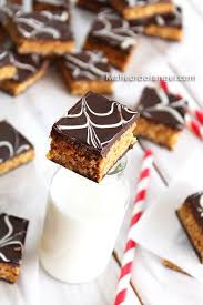 Petits Gateaux Marbres Au Chocolat Et Cacahuetes Gateau Marocain Facile Gateau Marbre Chocolat Gateau Oriental Facile
