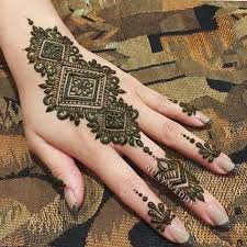 Hennatattoo Tattoo Roboter Tattoo Tattoo Body Design Tattoo In Back Of Neck Swallow Tatto Henna Designs Hand Henna Tattoo Designs Mehndi Designs For Hands