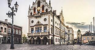 Founded in 1354, rzeszów was a privately owned town until 1845. Jak Zorganizowac Transport Na Trasie Warszawa Rzeszow Porady Gielda Furgonetka Pl