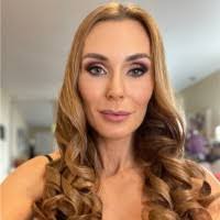 Vera Scott's Instagram, Twitter & Facebook