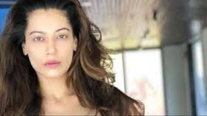A computer engineer by profession, payal decided to try her hand in bollywood after she was chosen in the last nine beauties in an indian beauty pageant. No Accounts Are Blocked Mumbai Police Responds After Payal Rohatgi Accused Department Of Blocking Her On Twitter