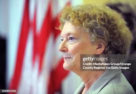 91 Carolyn Chambers Photos & High Res Pictures