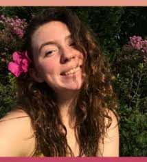 Ella Harlow's Instagram, Twitter & Facebook