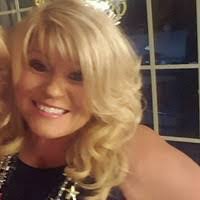 Leann Alexander's Instagram, Twitter & Facebook