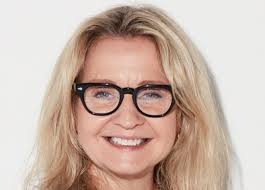 Doreen Fox's Instagram, Twitter & Facebook