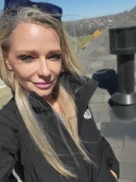 Love my crazy family! Highlights from last night! 🎊 Jan Jacobson and  Jennifer Jacobson Ward WINNING!!!!!!