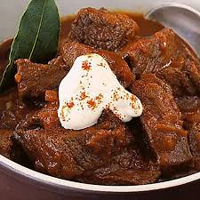 Rindergulasch Klassisch Rezept Lebensmittel Essen Rindergulasch Gulasch