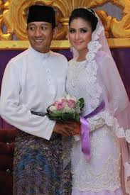 Beliau memulakan kerjaya lakonan pada 2002 ketika berusia 18 tahun dan disifatkan sebagai seorang pelakon yang kerap membawa watak wanita malang dan kebanyakan genre atau watak yang. Fasha Sandha Jejai Archives