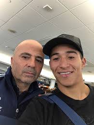 Fotos) Ex Canterano de La Calera partió a Australia y en el avión se topó  con Sampaoli y la selección Argentina