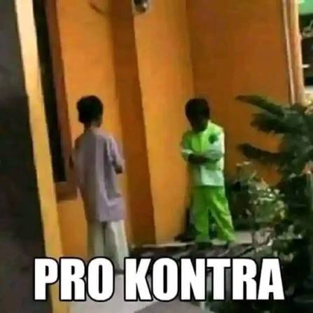 Bertolak belakang #meme #absurd #humor #lucu #randommemes