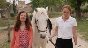 118,855 likes · 23,567 talking about this. Claire Trouve Une Femme Morte Manu La Reconforte Emilie Drague Julien Un Si Grand Soleil 03 07 2019 Un Si Grand Soleil Nouveautes Tele Com