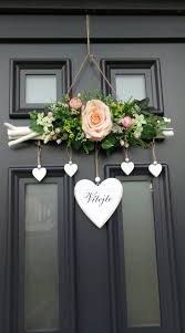 Pin Von Natalja Lengle Auf Deco Draussen In 2020 Fruhlingsdekoration Fruhlings Dekoration Blumengestecke