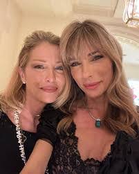 Jennifer Flavin's Instagram, Twitter & Facebook