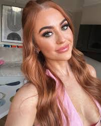 hi girlies, just thought i would reintroduce myself seeing as i don't seem  to use this page anymore 🥲 after i took a step back last year from my  little business, i