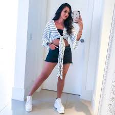 Após a repercussão de suas fotos com neymar, ela ganhou mais de 45 mil seguidores no instagram. Bruna Biancardi Brunabiancardi Photos And Outfits On 21 Buttons