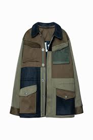 El Estilo Militar Forma Parte Del Adn De La Marca Desde Sus Oragenes En El Fluye El Esparitu Casual Y Desenfad Chaqueta Militar Chaquetas Del Ejercito Parka