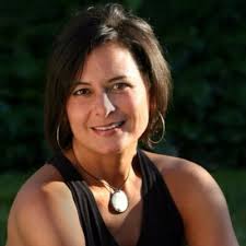 Laura Cerda (@intercalre)