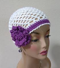 Cotton 1920s Fishnet Cloche in White With Purple Trim and Detachable Flower 