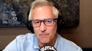 Russell Hoole's Instagram, Twitter & Facebook