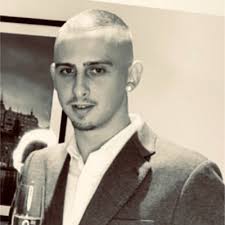 Sollentunas 17-åringar spöar storklubbar på löpande band