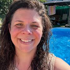 📩 You should join my email list. I share marketing tips every week to help  grow your small business. BONUS: I give away a free brand strategy template  PLUS a video tutorial