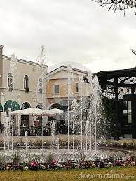 Beautiful Circular Fountain That Throws High Jets Of Water The Fountain In Mantua Fountain Beautiful Water Fountain