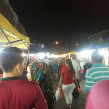 A pasar malam is a street market in indonesia, malaysia, brunei and singapore that opens in the evening, usually in residential neighbourhoods. Photos At Pasar Malam Pandan Jaya Kuala Lumpur Kuala Lumpur