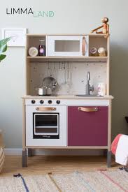 Ikea Duktig Kinderkuche So Toll Kann Sie Aussehen Du Brauchst Dafur Nur Unsere Klebefolien Diese Gibt Ikea Kinderkuche Ikea Kinderkuche Duktig Kinderkuche