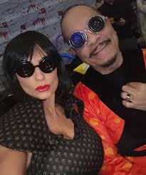 Kody Brown & Robyn Decide Whether They Want to Welcome Another Wife to  Family