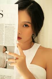 Mặc quần đẹp như MC Liêu Hà Trinh