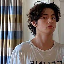Cek harga terbaik sekarang hanya di biggo! Bts Kim Taehyung V In Celine Shirt Kim Taehyung Taehyung Kim