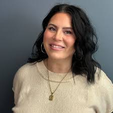 Julie Barney's Instagram, Twitter & Facebook