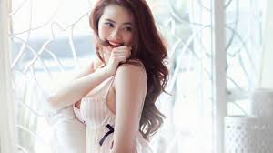 Ngọc miu vừa bị bắt trong đường dây mua bán ma tuý lớn nhất vn thì dân mạng cũng tìm ra được ngocmiu khi thấy con trai của mình đứng ngoài cổng, ngọc miu bật khóc và xin gặp con của mình. Váº¿t TrÆ°á»£t Dai Lao Li Va Ä'á»'i Diá»‡n Má»©c An Chung Than Cá»§a Hotgirl Ngá»c Miu Viá»‡t Nam Má»›i