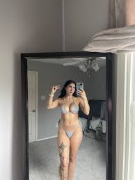 Uhveenyuh - Free nude pics, galleries & more at Babepedia