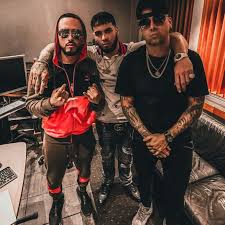 Www.yandel.com www.twitter.com/yandeloficial www.instagram.com/yandel snapchat yandeloficial. Wisin Y Anuel Aa Yandel Latin Artists Latin Music Puerto Rican Singers