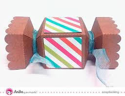 5 Ideas Para Envolver Regalos Con Cartulina Kraft Cajas De Caramelos Hacer Cajas De Regalo Manualidades