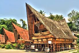 Rumah adat are traditional houses built in any of the vernacular architecture styles of indonesia. Rumah Adat Batak Bolon Simbol Masyarakat Batak Verdant