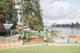The Ultimate Kid Friendly Weekend Getaway In Kent Wa Near Seattle Kid Friendly Vacation Destinations Meridian Park Cool Playgrounds