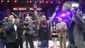 Semua rahang sama aja, cuma kalau kena rahang tumbang ya tumbang aja. Singa Karo Theodorus Ginting Jadi Juara Baru One Pride Mma Setelah Pukul Ko Rudi Ahong Gunawan Tribun Medan