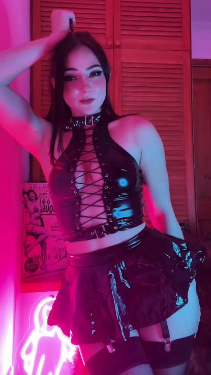 Godd3ss_seraphina