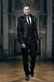 Unter der regie von alexander mackendrick spielt alec guinness die titelrolle. Extravagante Gehrocke Und Hochzeitsanzuge Extravagante Brautmode Ausgefallene Hochzeitsanzuge Gehrocke