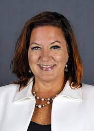 Kari Ayers's Instagram, Twitter & Facebook