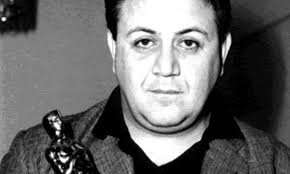 Θεωρείται ο πρώτος που συνέδεσε μεταπολεμικά, με το θεωρητικό και συνθετικό έργο του. Pote Thn Kyriakh Otan O Xatzidakis Fwtografh8hke Me Daneiko Oskar Fosonline